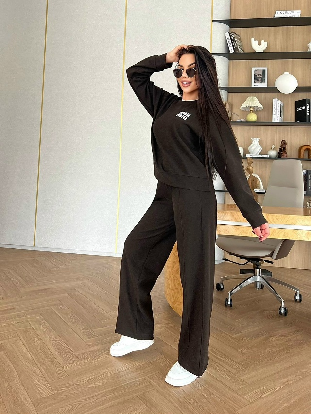 Спортивный костюм 23138485