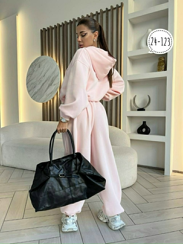 Спортивный костюм 23137828