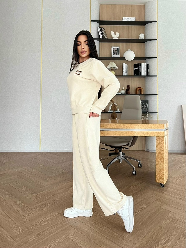 Спортивный костюм 23138485