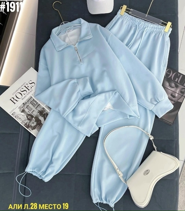 Спортивный костюм 23143179