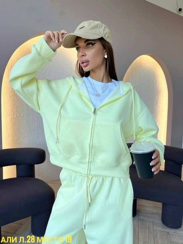 Спортивный костюм 23143180