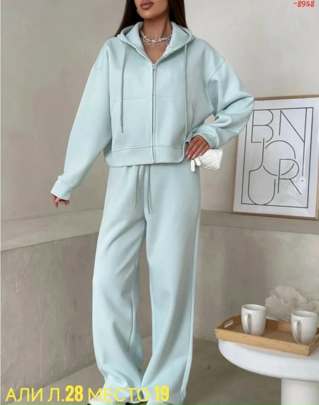 Спортивный костюм 23143179