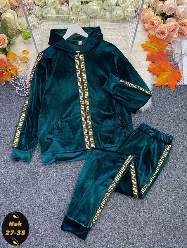 Спортивный костюм 23143732