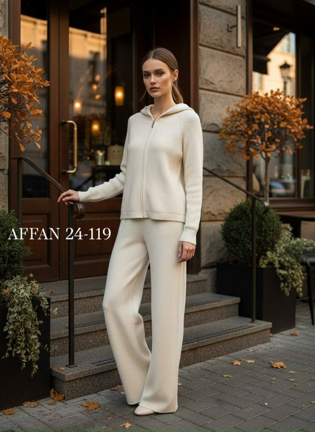 Спортивный костюм 23144077