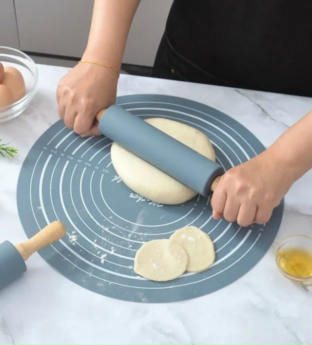 Силиконовая скалка для теста и коврик 23144324