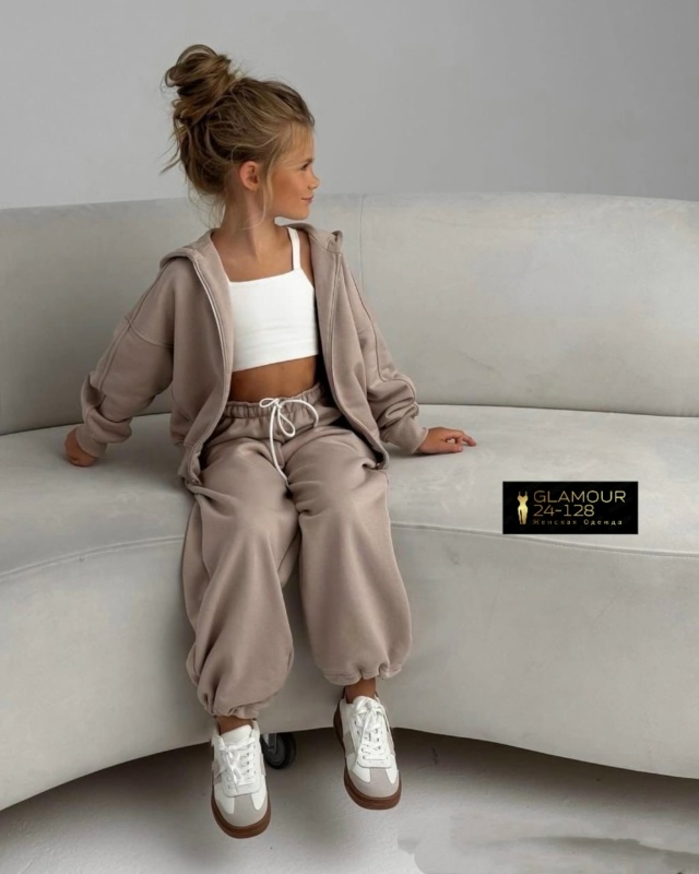 Спортивный костюм 23145191