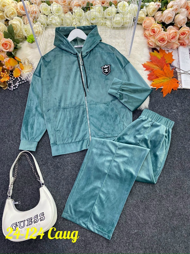 Спортивный костюм 23146687