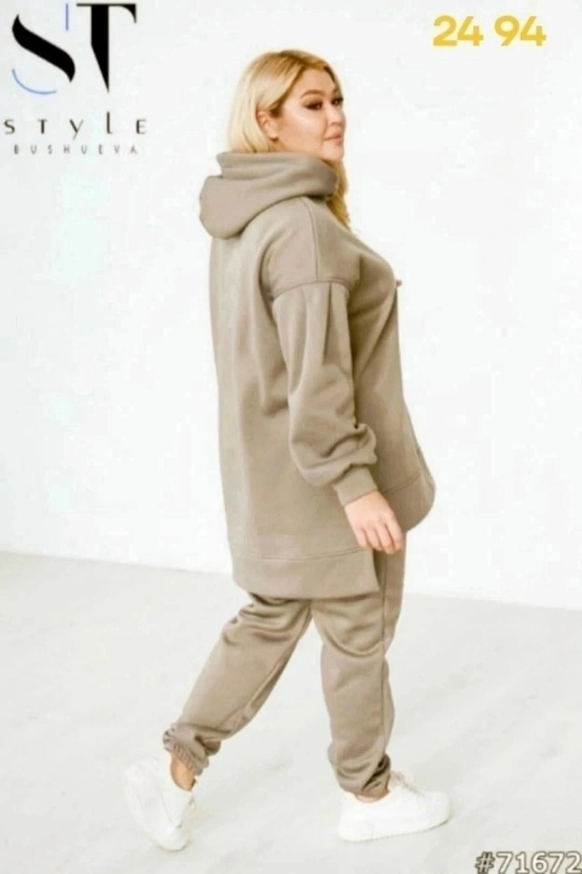 Спортивный костюм 23146353