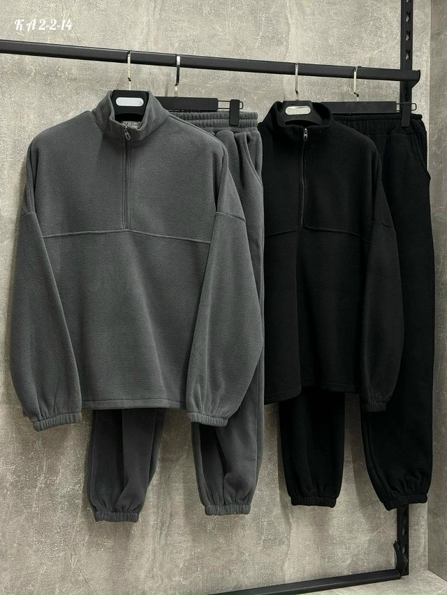 Спортивный костюм 23148662