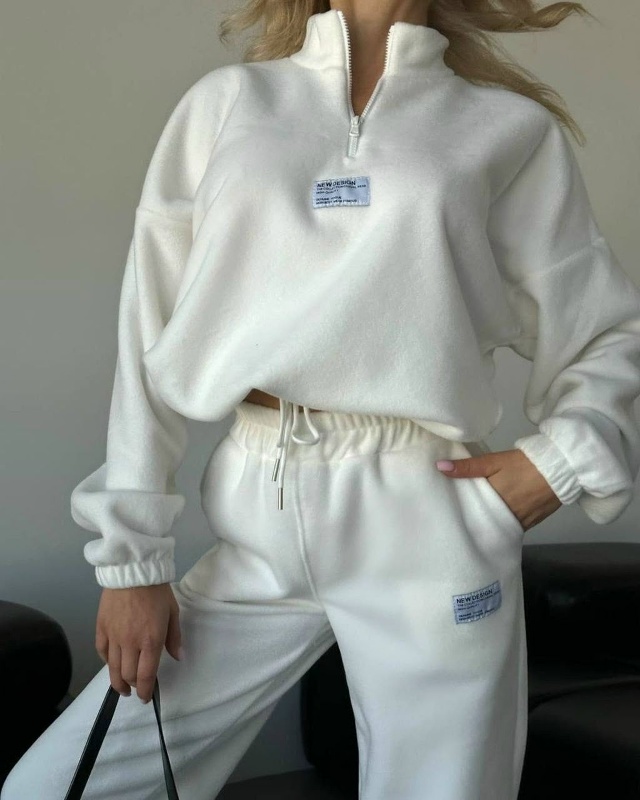 Спортивный костюм 23149702