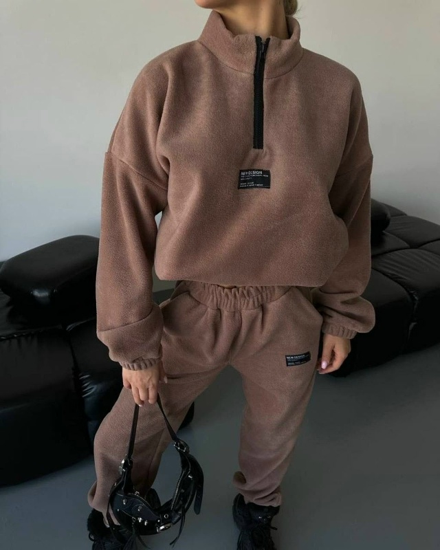 Спортивный костюм 23149702