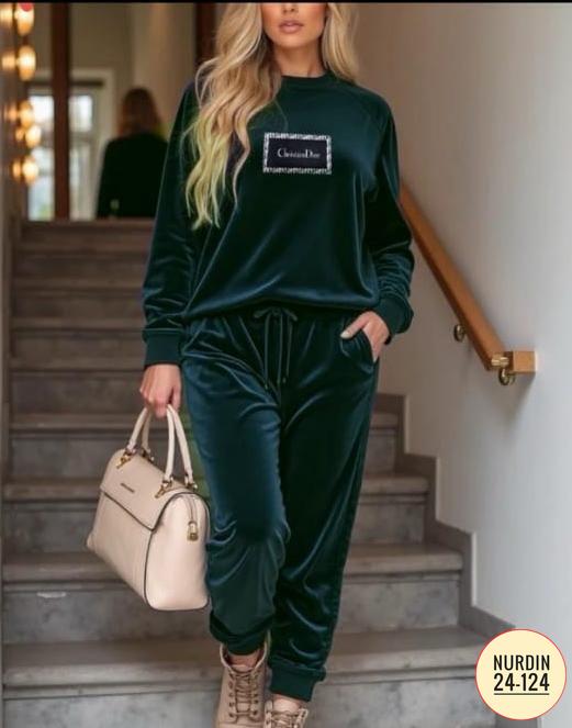 Спортивный костюм 23156057