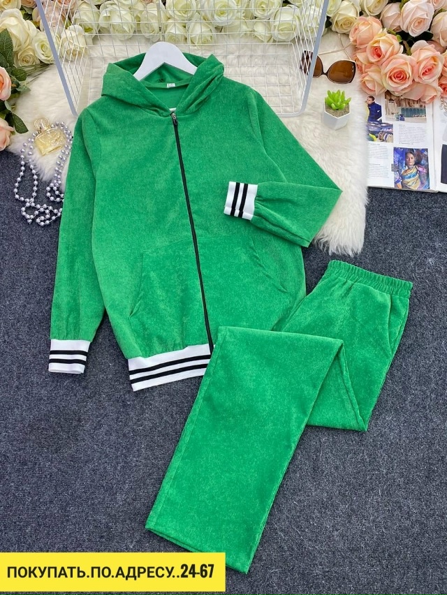 Спортивный костюм 23157882