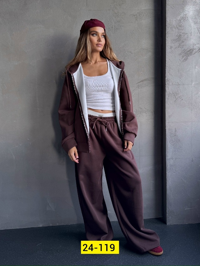 Спортивный костюм 23158278