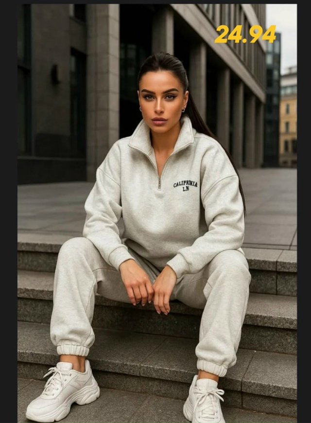 Спортивный костюм 23167995