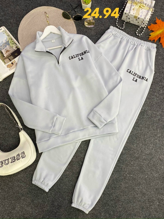 Спортивный костюм 23167995