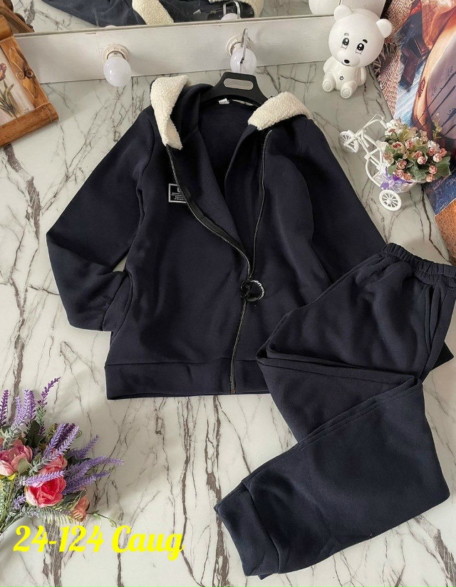 Спортивный костюм 23172945