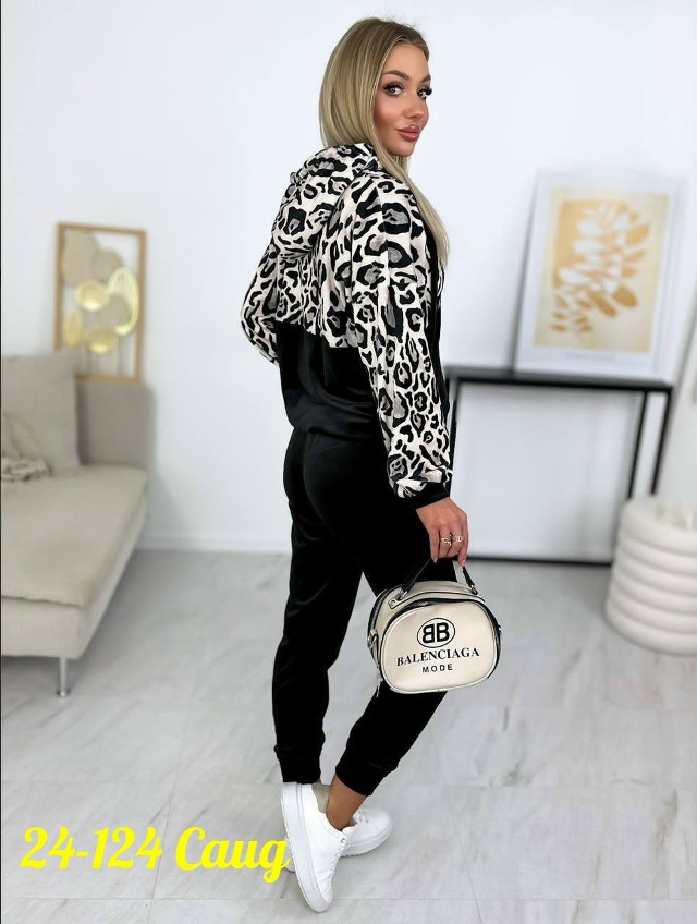 Спортивный костюм 23173907