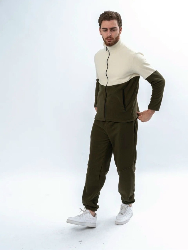 Спортивный костюм 23174519