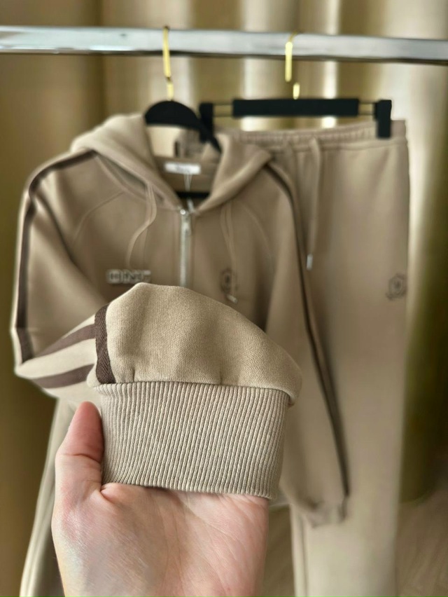 Спортивный костюм 23177619