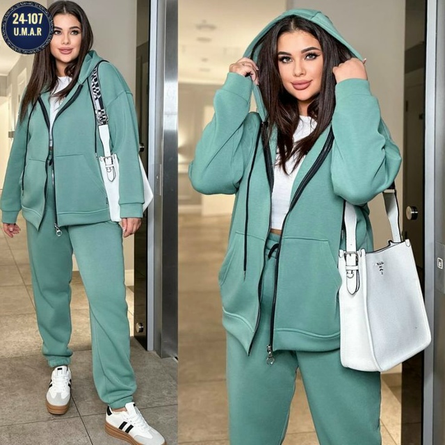 Спортивный костюм 23178305