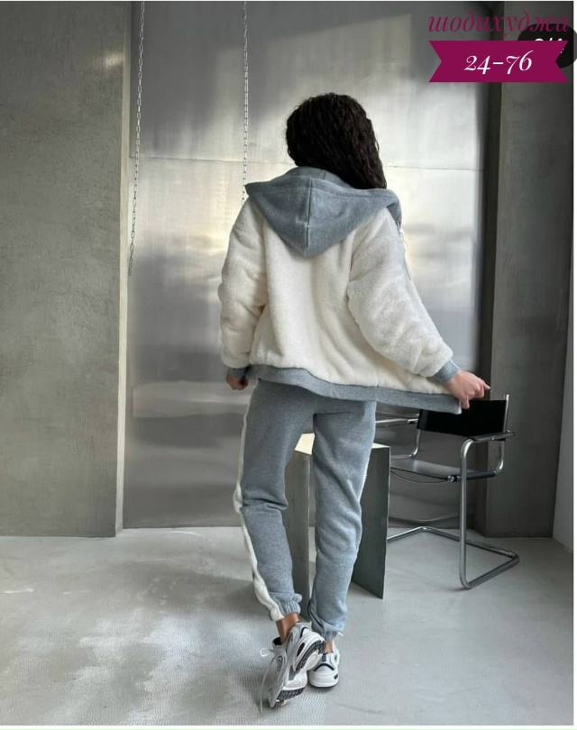 Спортивный костюм 23178282