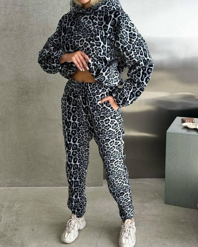 Спортивный костюм 23180416